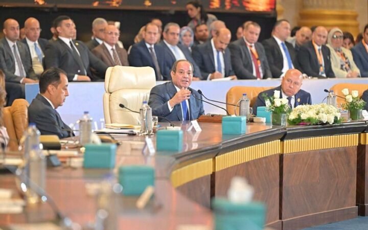 السيسي يوجه الحكومة بإنشاء مشروع سكني ضخم