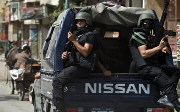 "سيدة تهرب شباب مصر للخارج".. الداخلية تكشف تفاصيل شبكتين لغسيل 115 مليون جنيه