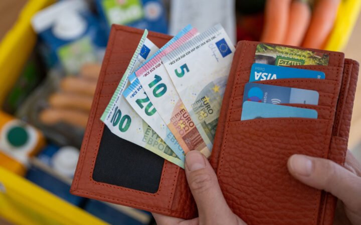 تباطؤ نمو الاقتصاد الألماني في الربع الثالث وسط ارتفاع أسعار الطاقة واضطراب الصادرات