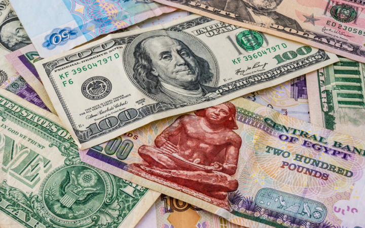 الدولار يقفز أمام الجنيه المصري ويسجل مستوى تاريخيا جديدا
