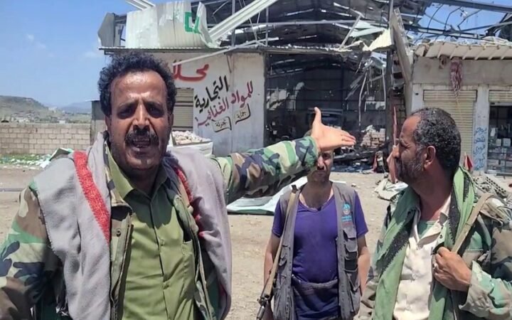 مشايخ تعز يناشدون أبناء المحافظة المقاتلين في صفوف الحوثيين بضرورة حقن الدماء