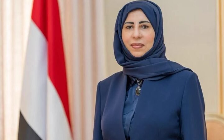 وزيرة الخارجية اليمنية تصل إلى تركيا في أول زيارة رسمية لها