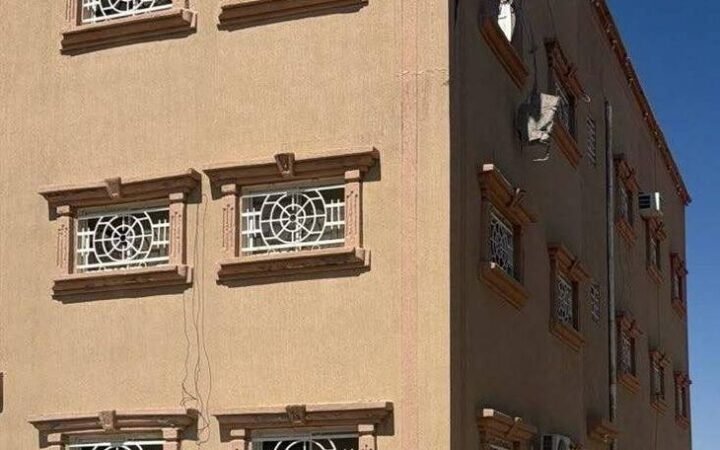 السعودية: إصابتان وأضرار مادية نتيجة سقوط شظايا بعد اعتراض صواريخ حوثية