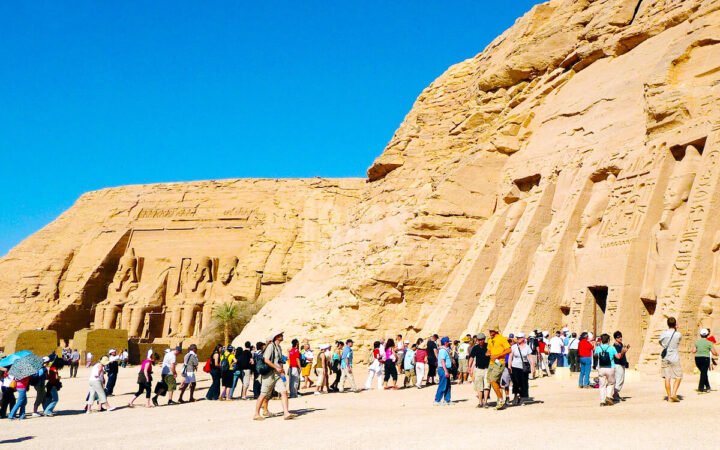 15 مليون سائح زاروا مصر منذ بداية 2026.. وخطة لاستهداف 20 مليوناً بنهاية العام