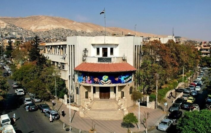 التربية السورية: تعديل المناهج اقتصر على حذف رموز النظام السابق ومضامينه الأيديولوجية