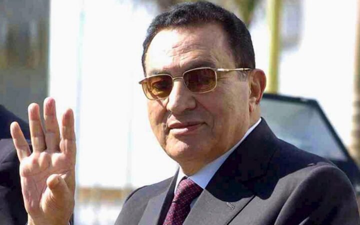 من خذل مبارك؟.. لافروف يروي رواية موسكو عن أيامه الأخيرة في الحكم وحبسه