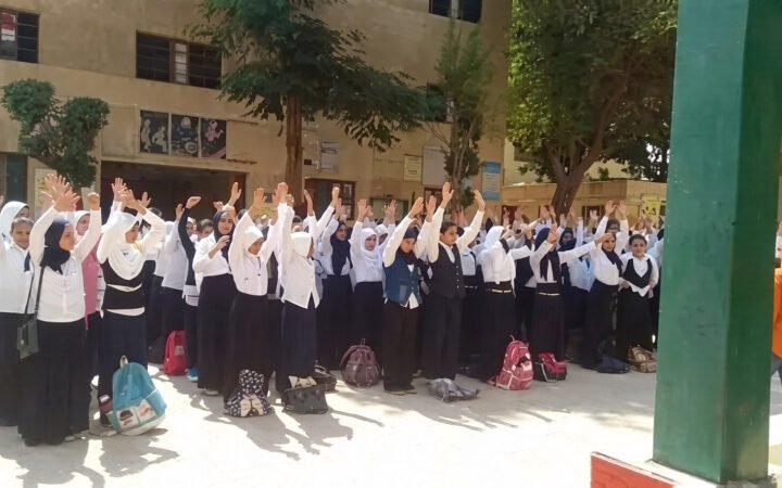 فيديو مشاجرة بين طالبات مدرسة ثانوية في القاهرة يثير جدلا واسعا (فيديو)