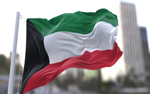 الكويت تستدعي السفير الإيراني وتسلمه مذكرة احتجاج