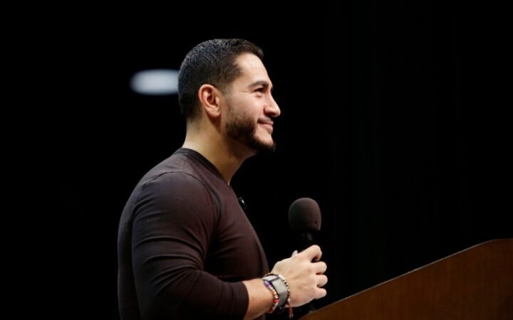 السيد يصف ترامب بـ "الأحمق" ويتهمه بالافتقار إلى التفكير الاستراتيجي