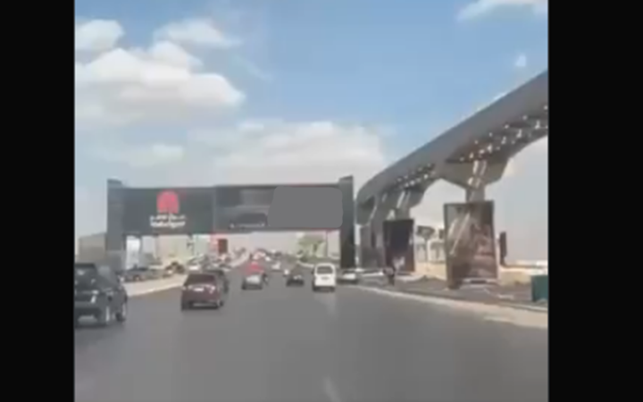 مصر.. أول تعليق من الشركة المشغلة للشاشة الإعلانية بعد عرض فيديو إباحي بمحور 26 يوليو