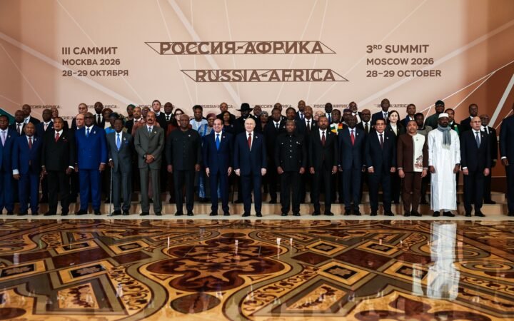 قمة "روسيا - إفريقيا" تثمر أكثر من 60 اتفاقية.. وشراكات تمتد من إلغاء التأشيرات إلى الذكاء الاصطناعي