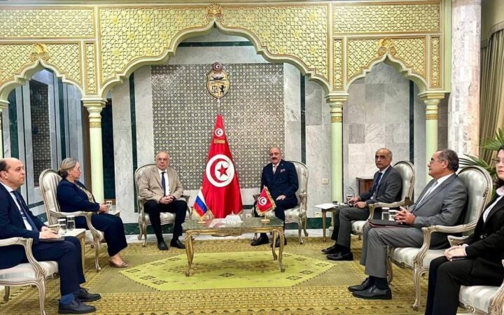وزير خارجية تونس لدى استقباله السفيرالروسي: يجب متابعة نتائج ومخرجات القمة الروسية الإفريقية الثالثة