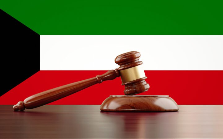 الكويت تواصل تطبيق المادة "14" بمنهجية استخباراتية وقانونية وتسقط جنسية 544 شخصا
