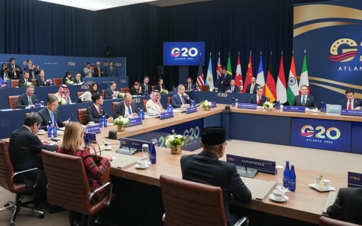 لافروف: الرئاسة الأمريكية لمجموعة العشرين تتيح فرصة للتوصل إلى اتفاقات قابلة للتنفيذ