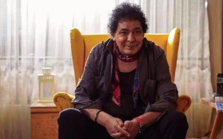 نقل الكينغ المصري محمد منير للمستشفى.. مدير أعماله يعلق على الأنباء المتداولة